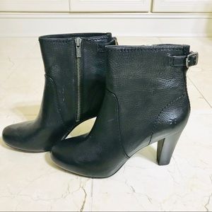 New Original Frye soft black leather booties